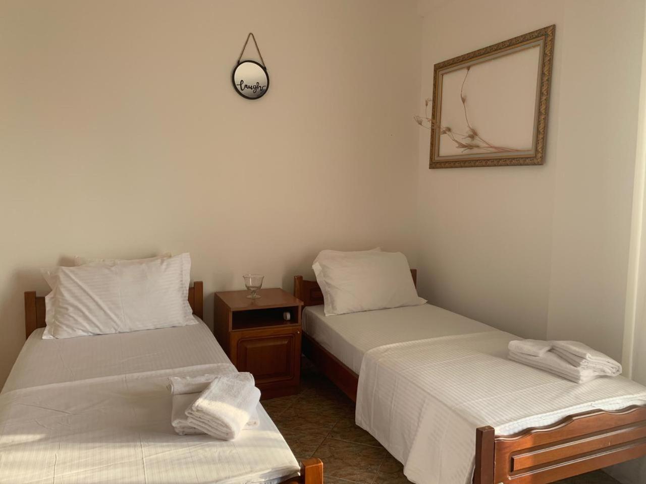 Kenza Apartments Sarande Room photo