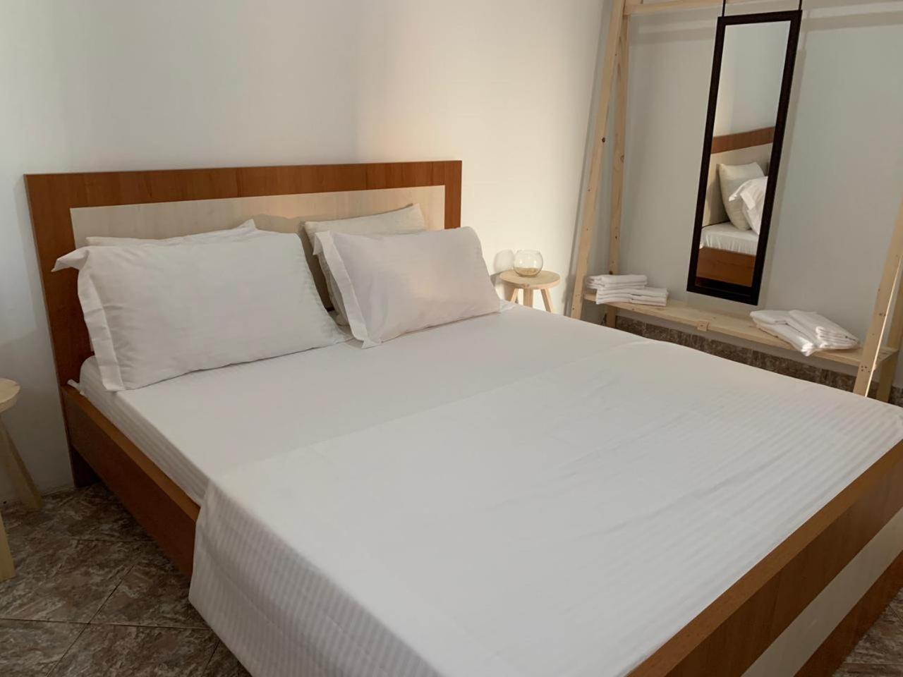 Kenza Apartments Sarande Room photo